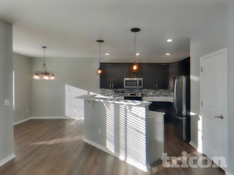 Building Photo - 10085 Thunderbolt Trail