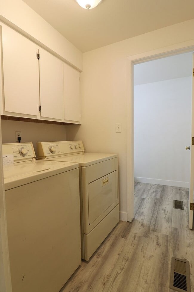 Building Photo - 3 Condor Cir