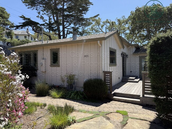 Building Photo - Charming and Refreshed Three Bed Carmel Wo...
