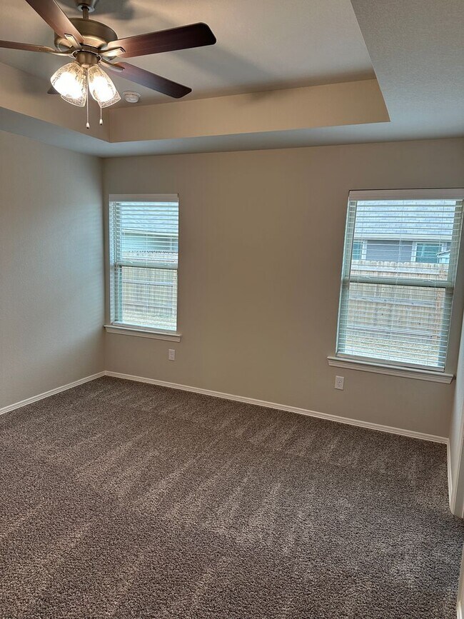 Building Photo - Navasota - NEW BUILD -3 bedrooms / 2 bath / 2 car garage with fenced in yard.