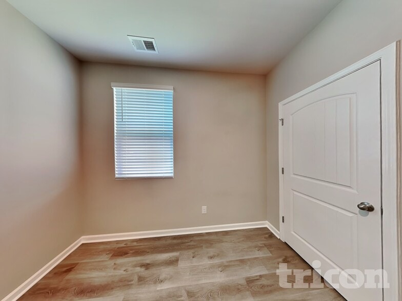 Building Photo - 9150 War Eagles Way