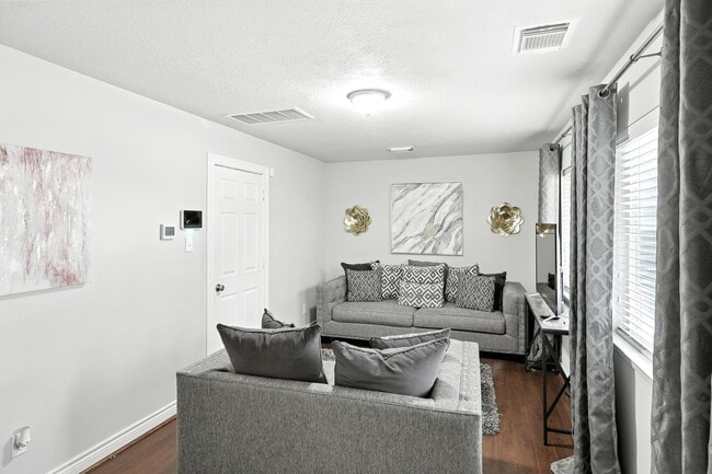 Building Photo - 5916 Kansas St