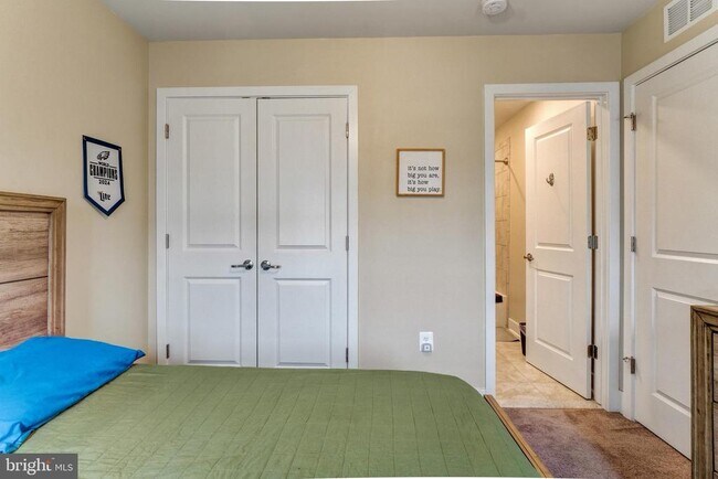 Building Photo - 11716 Emily Dickinson Pl