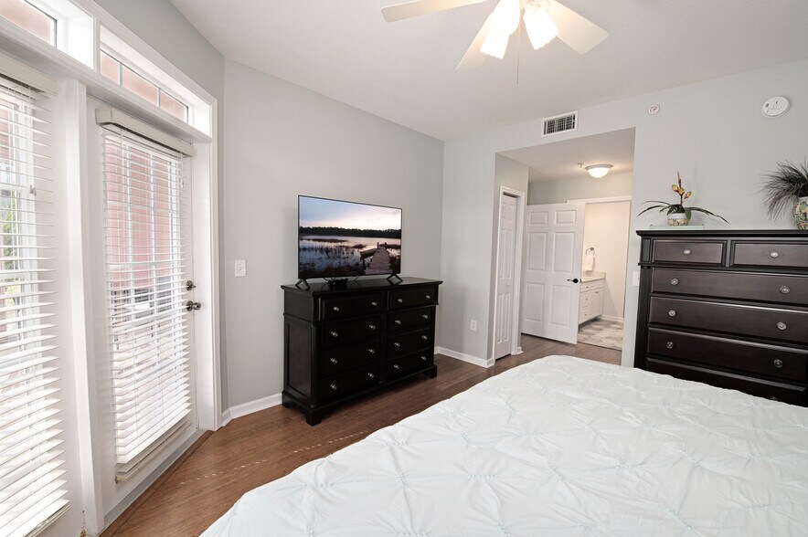 Building Photo - 235 Atlantis Cir