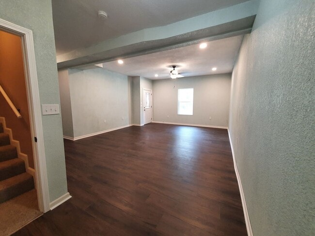 Building Photo - Large home close to post