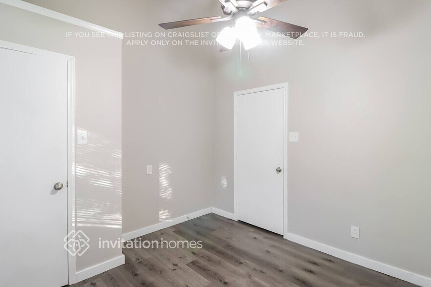 Building Photo - 380 Alpine Dr