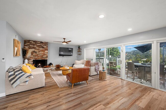 Building Photo - 4636 Panorama Dr