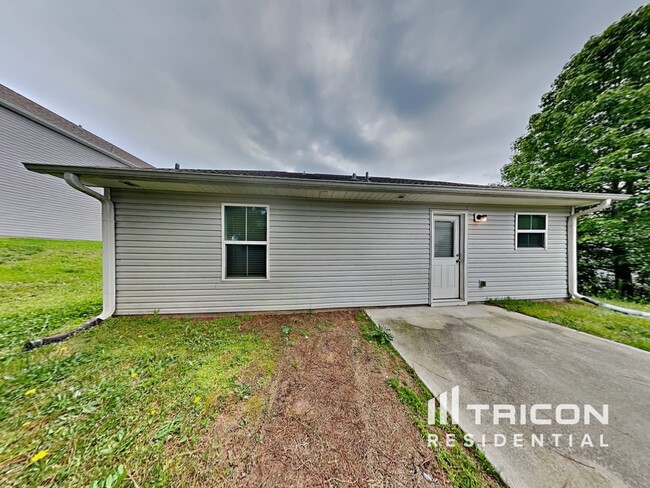 Building Photo - 104 Glazed Springs Ct