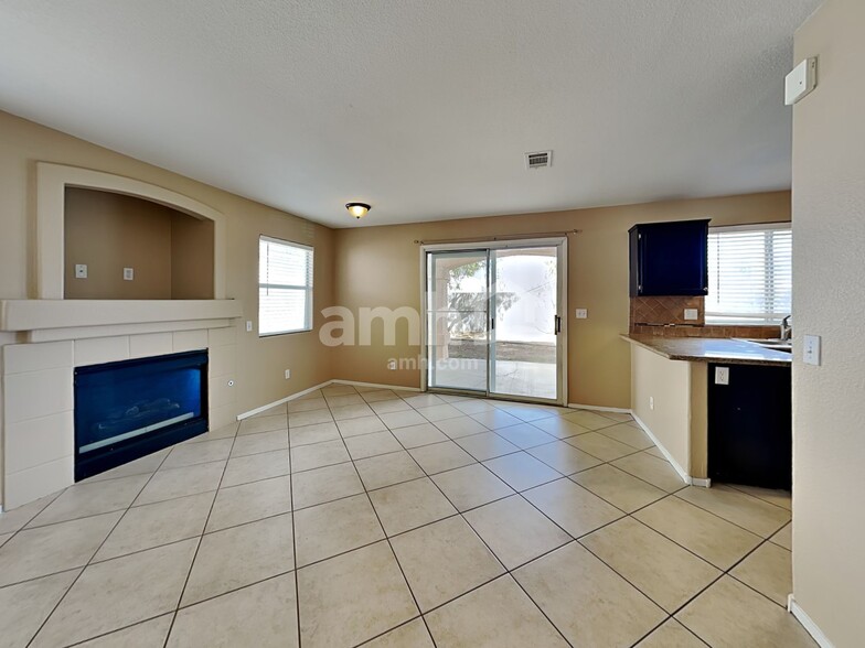 Building Photo - 7400 Fencerow St