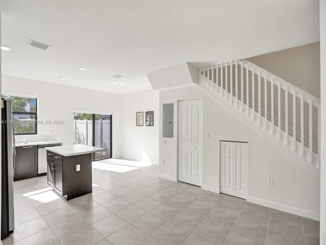 Building Photo - 3436 W 111th Pl