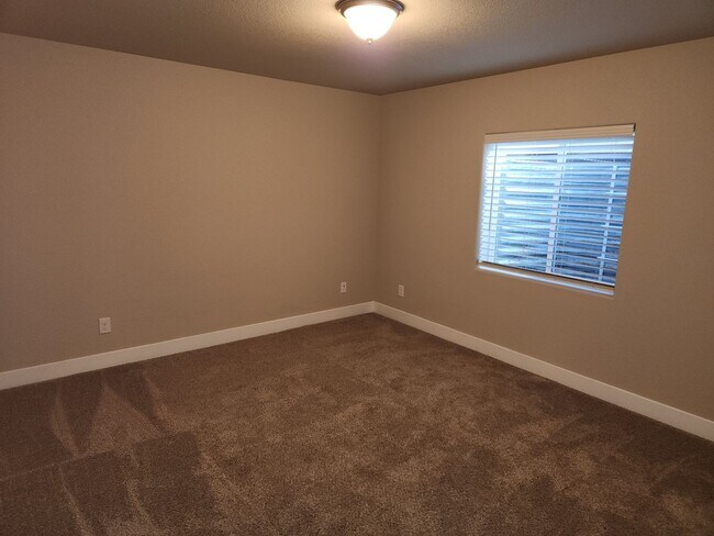 Building Photo - Broadmoor View Subdivision Rancher, Over 2,900 Sq. Ft.