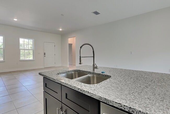 Building Photo - 560 Marion Oaks Blvd