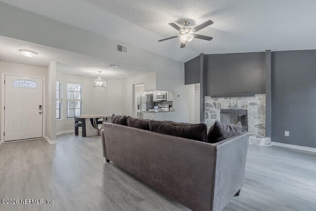 Building Photo - 8755 Huntington Woods Cir N