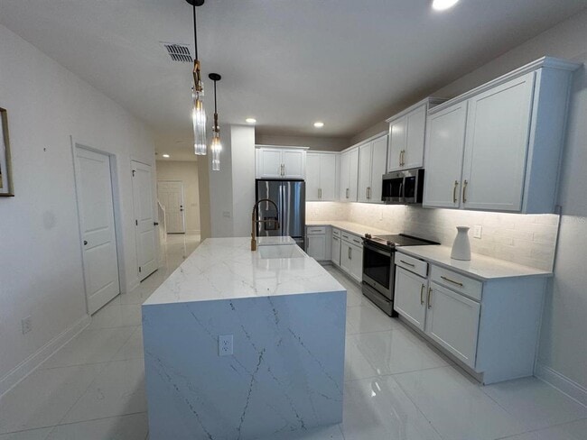 Building Photo - 16001 Grafton Wy