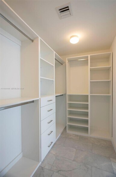 Building Photo - 650 NE 32nd St