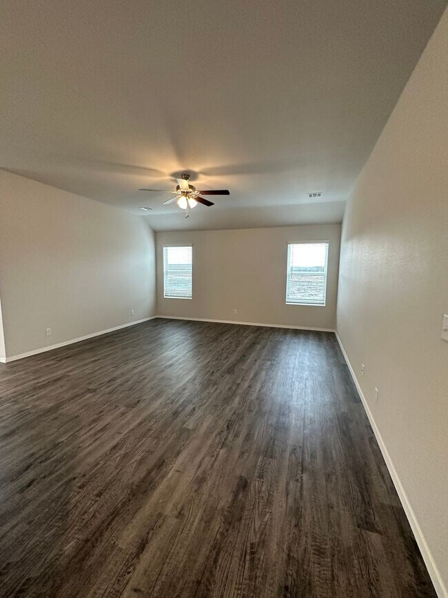 Building Photo - PRELEASING NOW | 3 Bed, 2 Bath Home with Open Layout in East Village