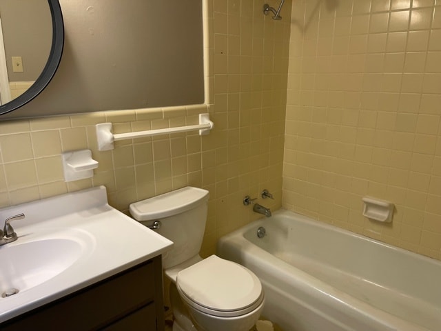 Building Photo - 809 Southwest Dr