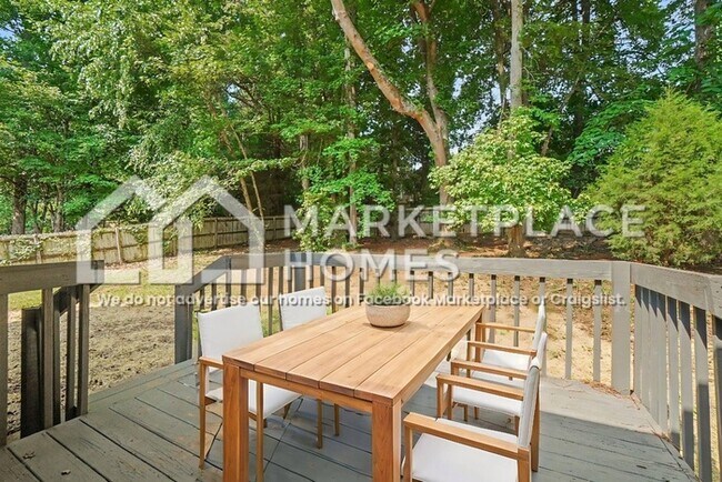 Building Photo - 7335 Hunters Ridge Dr