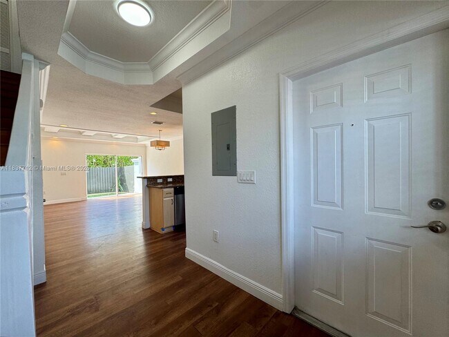 Building Photo - 11667 NE 18th Dr