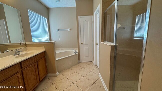 Building Photo - 614 Loire Ct
