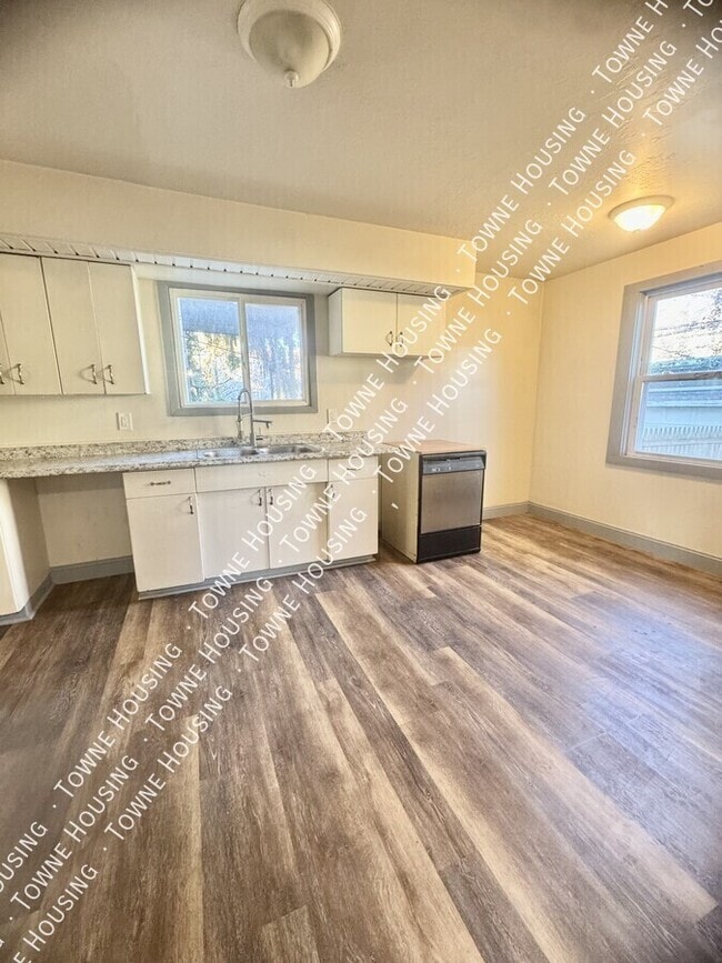 Building Photo - 24 Como Ave