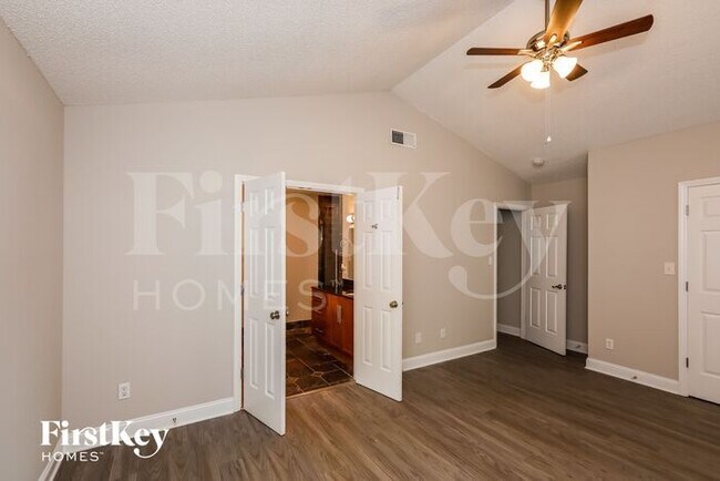Building Photo - 13835 Poppleton Ct