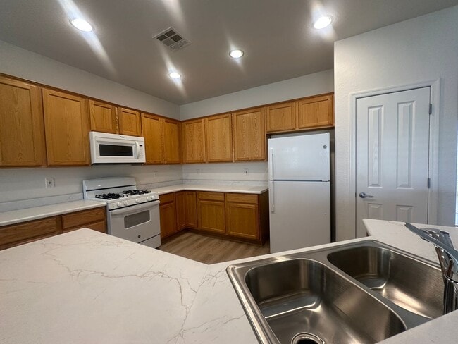 Building Photo - Sun City Aliante - 2 Bedroom and a Den - Great Floor Plan