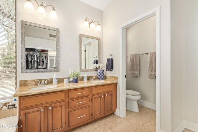 Building Photo - 9716 E Janice Way