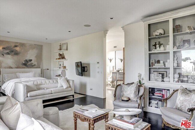 Building Photo - 2425 Clement Ave