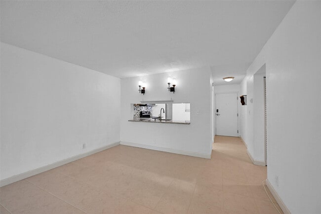 Building Photo - 7173 Orange Dr