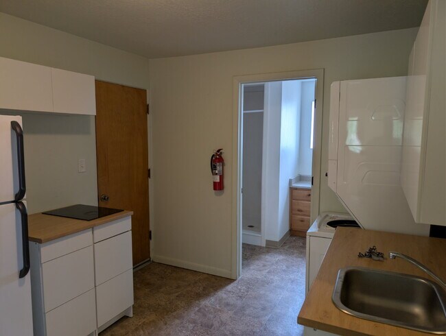 Building Photo - Updated Studio Apartment in Ephraim – All Utilities Included + Pet Friendly
