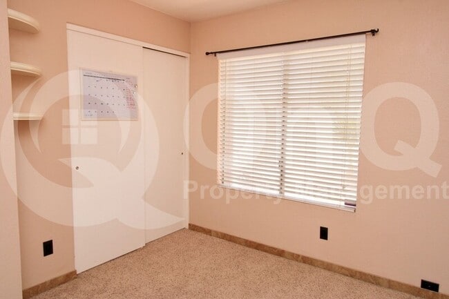 Building Photo - 515 W Harvard Dr