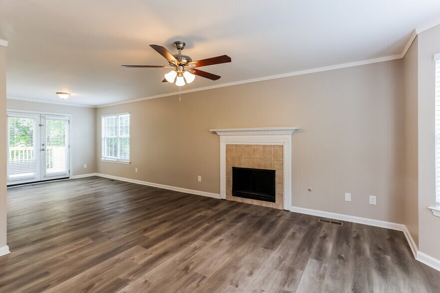 Building Photo - 7317 Essex Dr