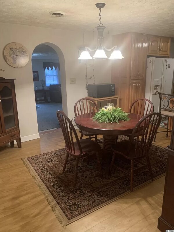 Building Photo - 106 W 6th Ave