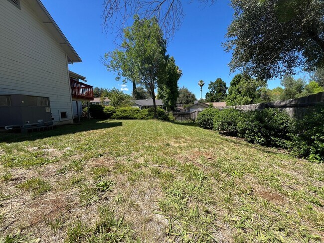 Building Photo - Mary Lake home! Must see!