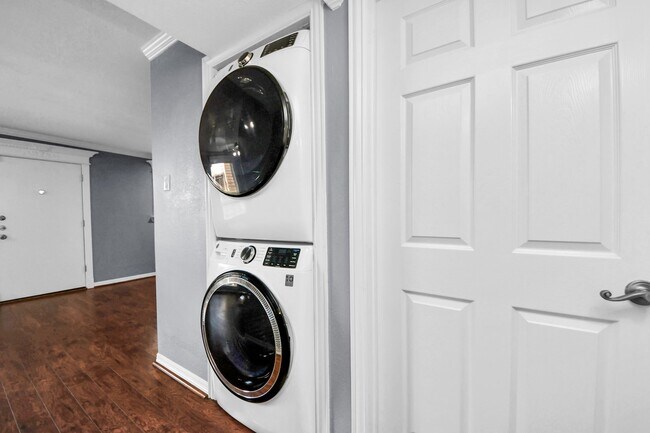 Building Photo - 1529 Wirt Rd