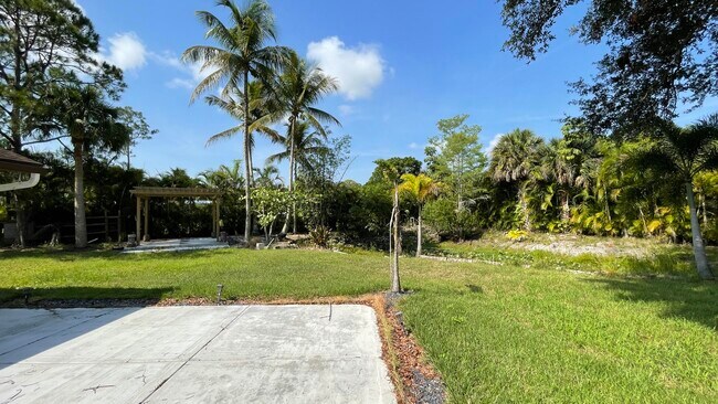 Building Photo - 17548 32nd Ln N