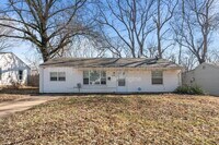 Building Photo - 9750 Lorna Ln