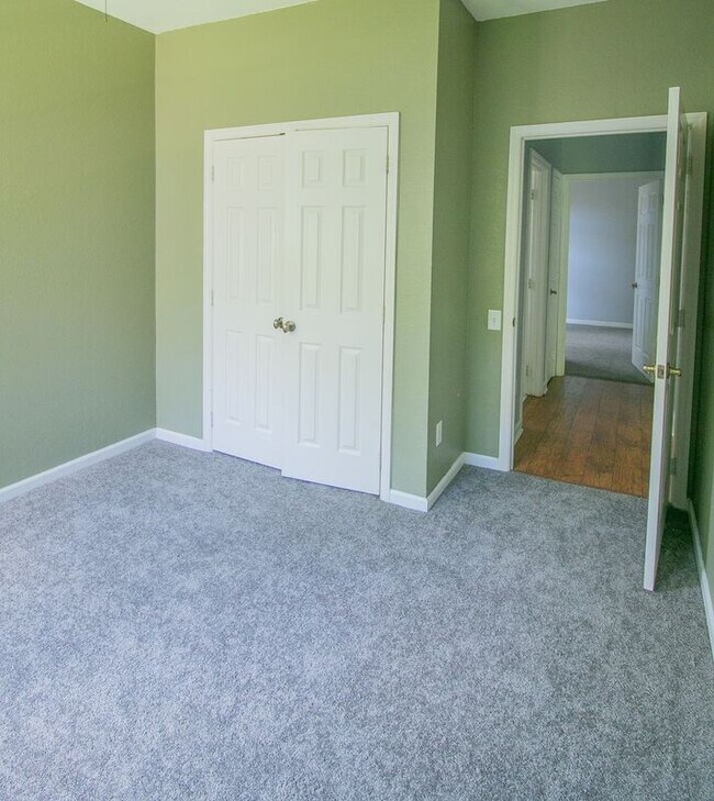 Building Photo - 584 Brantley Terrace Way