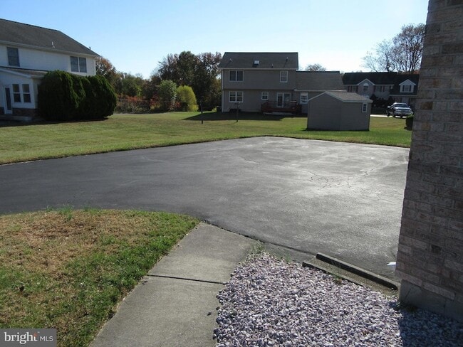 Building Photo - 138 Megan Dr