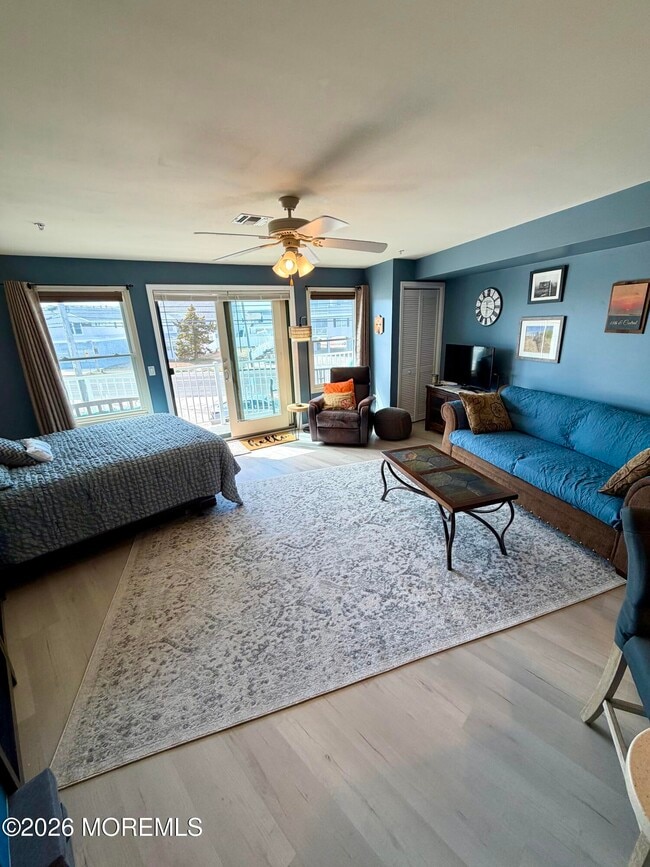 Building Photo - 1810 Central Ave