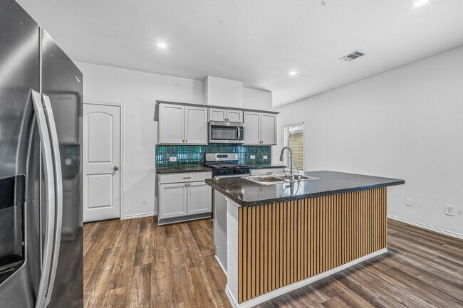 Building Photo - 24122 Juniper Hts Dr