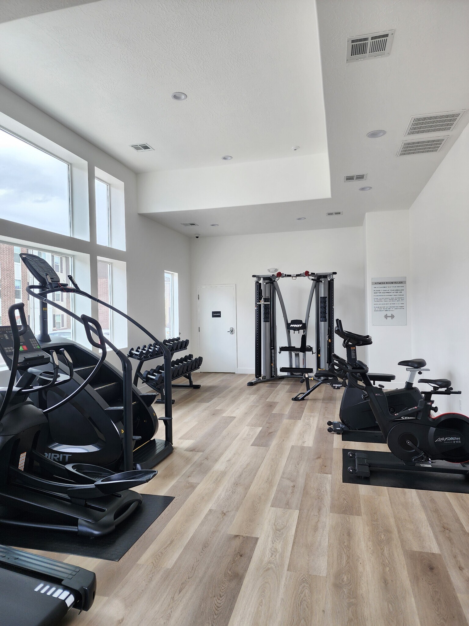 Building Photo - 4735 S Alder Dr