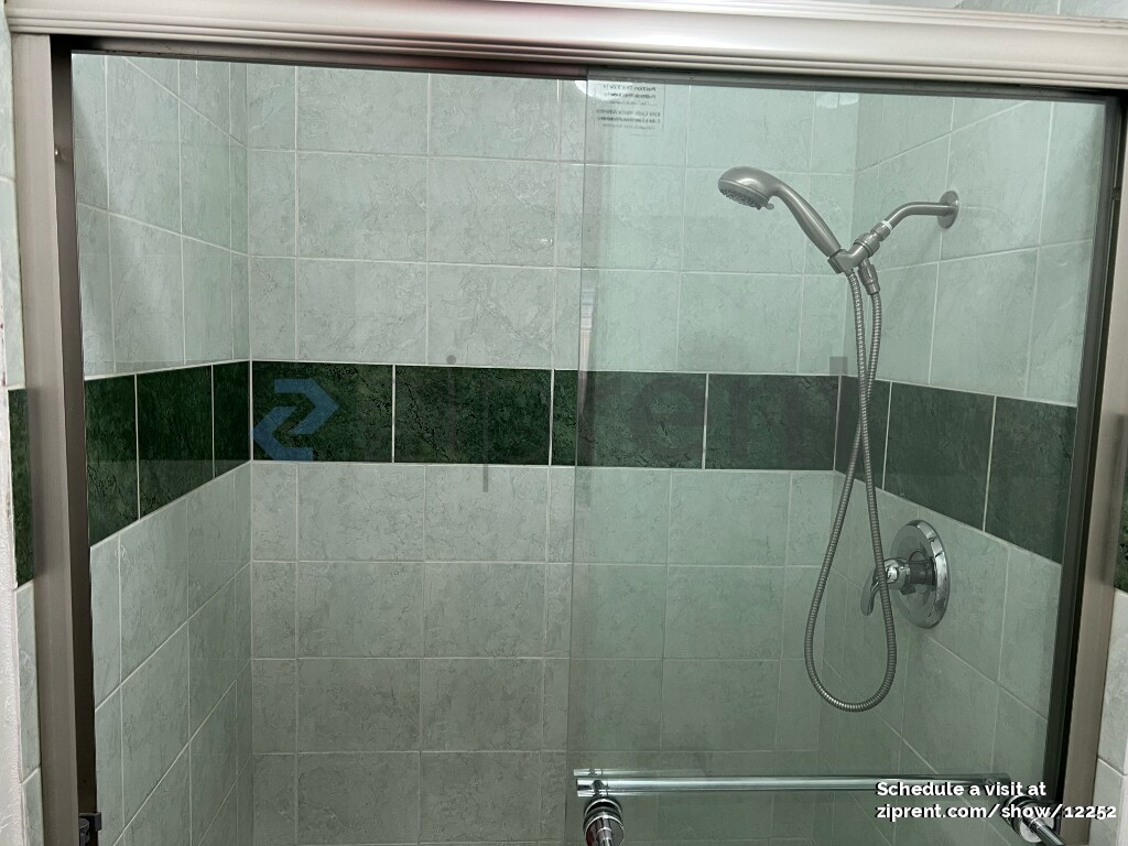 Building Photo - 45 Lonetree Ct