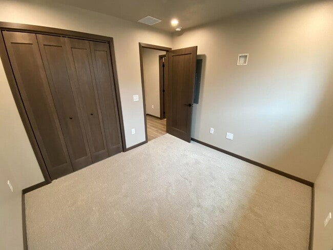 Building Photo - 218 S Elmwood Ave