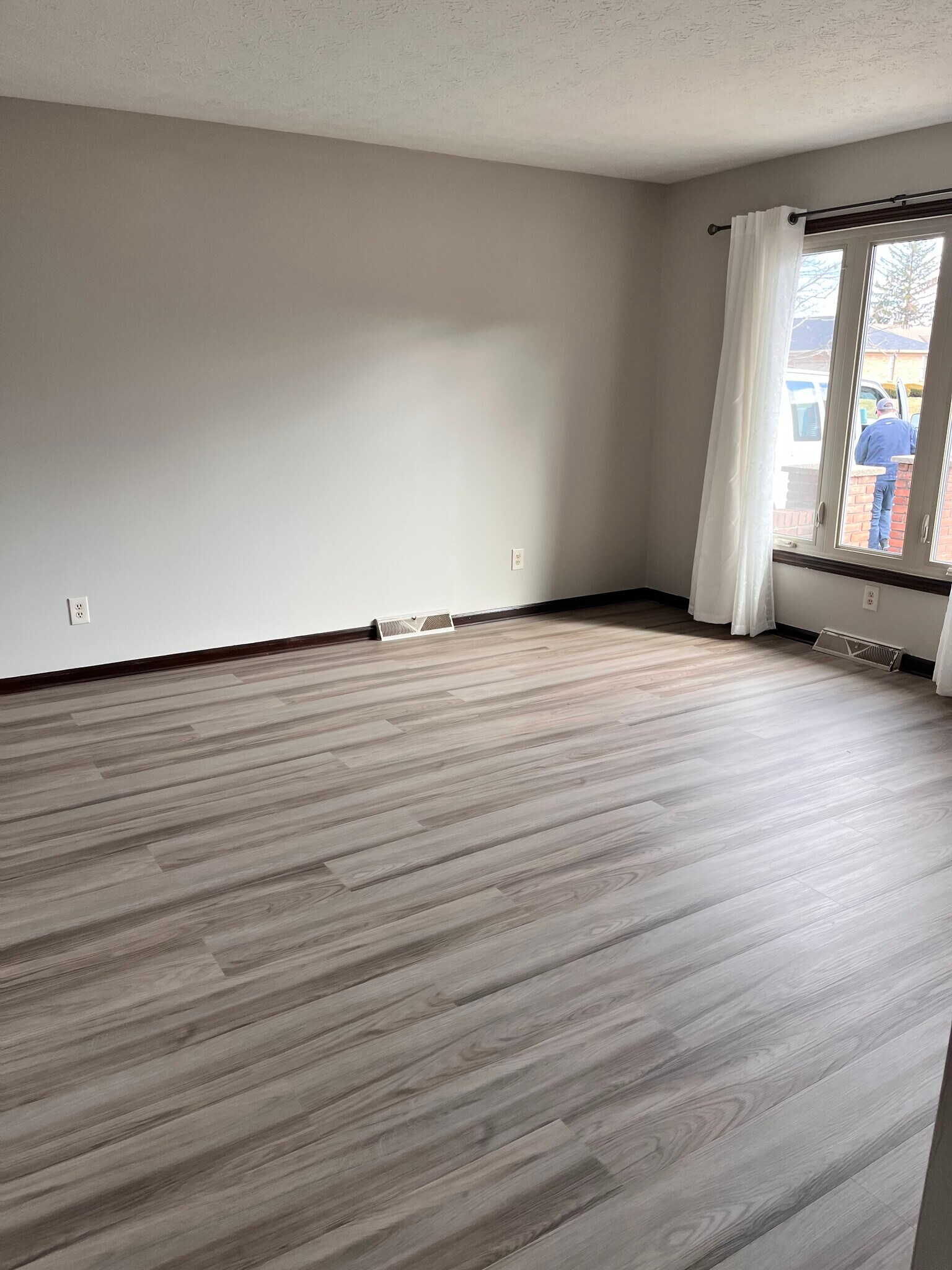 Living room - 1861 Hillandale Ave