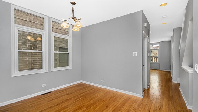Building Photo - 1729 N Wood St