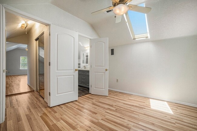 Building Photo - 2940 Flamingo Cir