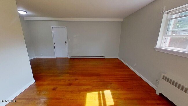 Building Photo - 31 Parkwood St