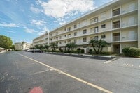 Building Photo - 300 N Hwy A1A